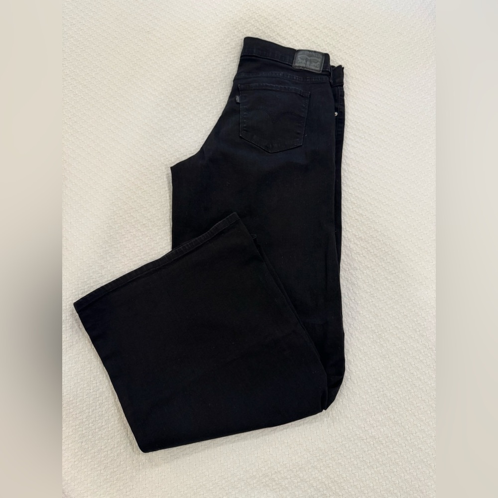 EUC Levi's Dark Denim Jeans